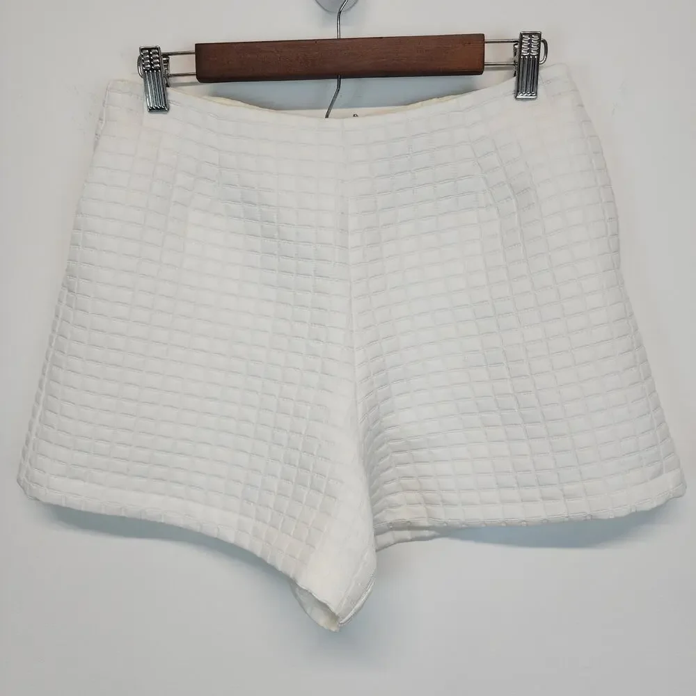 ASOS Womens Quilted Shorts Size 8 Ivory High Waist Pocket Chic City Stylish Posh - Picture 1 of 11
